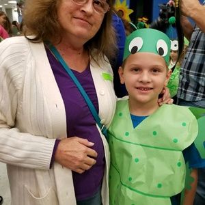 Meet your Posher, Dennise